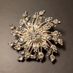 VINTAGE Snowflake Brooch